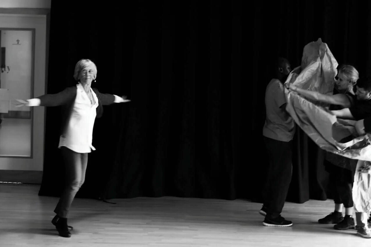 Group dancing | Collective Identity